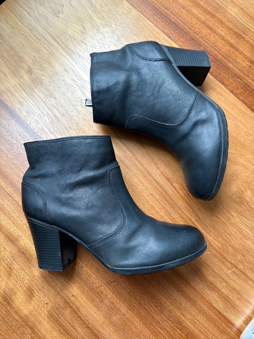 Rockport sz 7.5 Black Leather Ankle Boots - Heeled Bootie